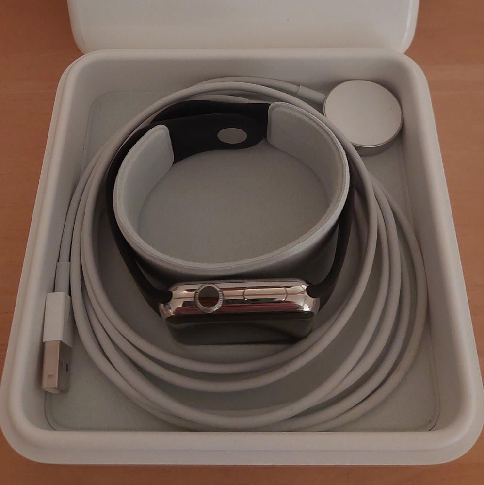 Apple Watch Sport 42mm (1st gen) - Picture 5 of 5